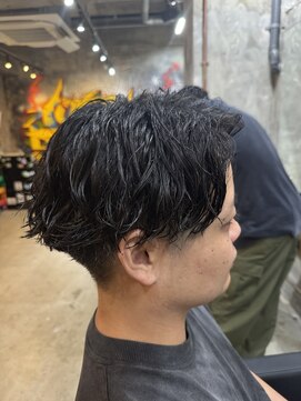 カーニー 上野(kearny) ツイストスパイラルパーマ縦落ちパーマメンズ波巻きパーマ