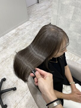 イーズ バイ インス(Yeeee.s by INCE) 白髪ぼかし/脱白髪染め/脱白髪染めハイライト/透明感