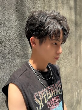 ロンド アンブル 四条烏丸(Lond ambre) 萱原大幹 センターパート/眉毛/短髪/メンズカット