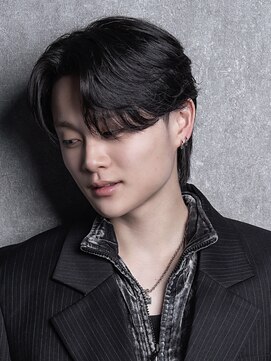 ページ(page,) かきあげセンターパート黒髪就活心斎橋