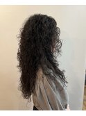 くせ毛を活かすロングレイヤー