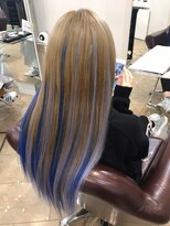 カルマ(KARMA)&nbsp;【滝担当】寒色系ミックスエクステ