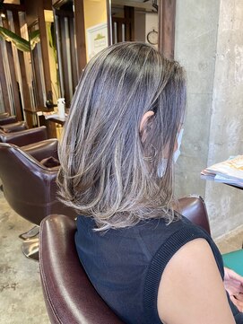 キー(kｅｙ) グレージュ