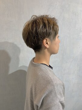 クウ(KU.) ボーイッシュ女子×グレージュカラー