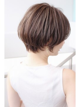 アルテロワジール(Alte Rowazle) 大人可愛い20代30代40代 丸みショートボブ