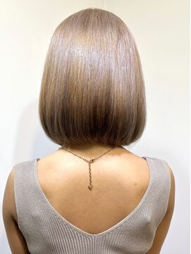 リリー シンジュク(Lilly) 【Lilly新宿】#アッシュベージュ#ワンレン#前下がりボブ