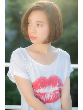 イル(ile) 重め前下がりボブ/白髪活かし/グレージュ/30～60代にお勧め