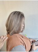 プラチナベージュ シャドウルーツ