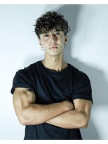 リップス 原宿(LIPPS)&nbsp;ツーブロ刈り上げ 波巻きパーマ スパイラル スペインカール