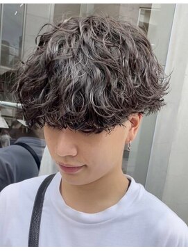 フィフスワン(fifth one) ハイライト/マッシュパーマ/ウルフ/アッシュブラック