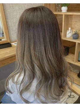 メルト(MELT) ホワイトベージュグラデーションカラー