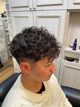 ミリオンバックス 神田店(Million Bucks) スパイキーショート/スペインカール<理容室>[メンズ/床屋/神田]