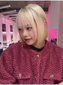 ブロンド/抜きっぱなしブロンド/前下がりボブ