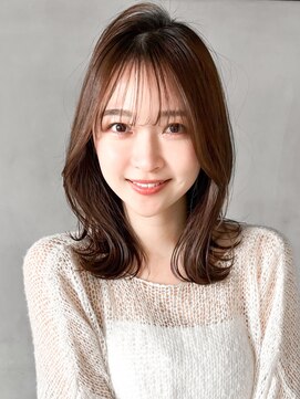 アグノス 青山(Agnos) 小顔カットミニウルフチェリーブラウン結べるボブ外ハネボブ