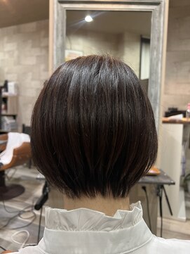 ハコ(H.A.Co) ショートボブです。