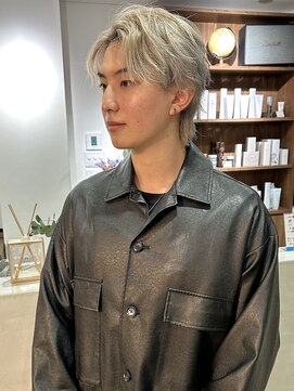 ウィム(wim) 『シルバーカラー』センターパート/センターパートウルフ