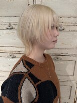 ロリム(RorriM)&nbsp;抜きっぱなし ホワイトブロンド ケアブリーチ ウルフカット