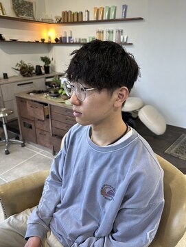 シラス(SiLasu) メンズマッシュ×波巻きパーマ