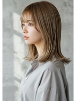 ウミ(umi.)&nbsp;ハイトーンカラー　アレンジしやすいヘアスタイル