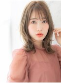 くびれレイヤーカット/ミディアムレイヤー/透明感ベージュカラー