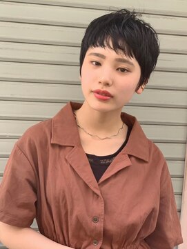 リラ バイ クオーレ(LIRA by CUORE) 無造作ベリーショート