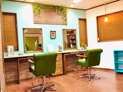 ヘアアリスワールド 本店(HAIR ALICE WORLD)