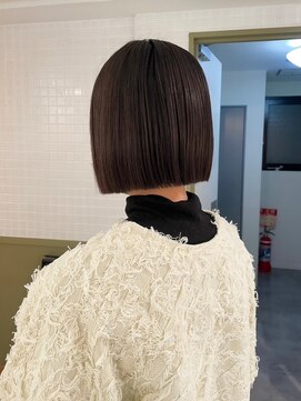 エミィ(emme) 【emme×石崎 】パッツンボブ