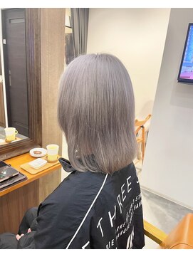 オーシー 四ツ井店(O'sea) White silver