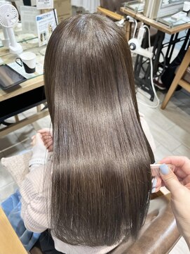 プラグ バイ ネオリーブ(plug by neolive) グレーベージュ×髪質改善 [髪質改善/縮毛矯正]韓国J