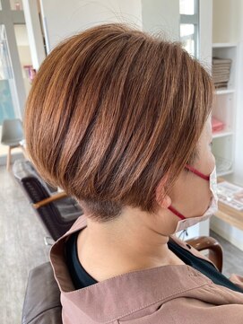 ファイン 三笠店(Fine) 20代30代40代首元スッキリ前下がりハンサムショート