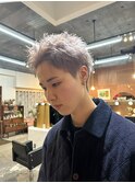 スパイキーショートホワイトグレージュケアブリーチ眉毛カット