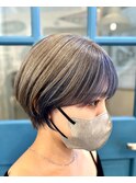 ホワイトベージュ&ブルーインナーマッシュショート