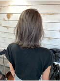 白髪ぼかしハイライト×ミディアムレイヤー