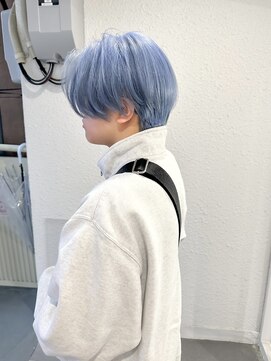 キオク(KIOX) 色落ちシルバーのブルーにハンサムショート