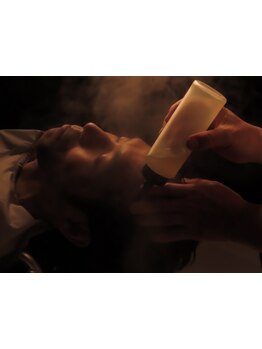 極上のヘッドスパで頭皮ケアとともに心と身体の疲れを癒す♪頭皮環境を整え、髪のお悩みを改善しませんか。