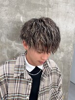 メンズサロン キング 心斎橋店(Men’s salon K!ng) ホワイトメッシュ/ツイスト/ツイスパ/パーマ/メンズ/眉毛/心斎橋