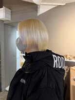 派手髪・ハイトーンカラー・デザインカラー・ブリーチ専門美容室&nbsp;ブロンドブロンドカラーホワイトブロンド抜きっぱなしブリーチ