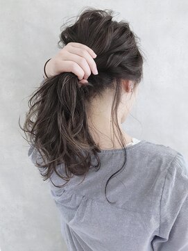 ムウ 難波(MOU) 外国人風ひし形シルエットジェンダーレスグレージュ