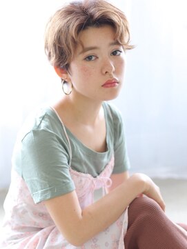 アルベロ(albero) センターパートのジェンダーレスショートヘア