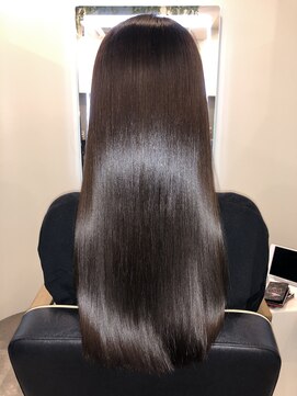 アールサロン アオヤマ(Rr SALON AOYAMA) プラチナミネコラストレート