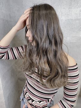 アンダーバーホワイト 天神店(_WHITE) ローレイヤーグラデーション