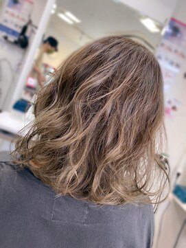 24 岸和田店 いつもと違うヘアカラーがしたい方へ