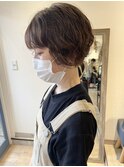 大人可愛い丸みショートボブ クセ毛風パーマ ベージュ透明感