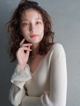 カンナ(Canna) スパイラルパーマ/セミロング/カーキグレージュ/髪質改善/30代