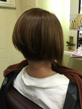 ミーツ 牧港店(mits) 前下がりボブ