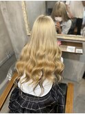 可愛いブロンドスタイル