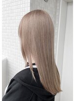 ユウル 横浜(juhl.)&nbsp;ミルクティーベージュパールベージュブリーチダブルカラー横浜駅