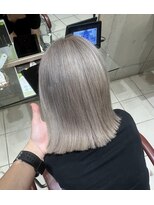 エム インターナショナル 春日部本店(EMU international)&nbsp;ブロンドベージュ、ハイトーン20代30代