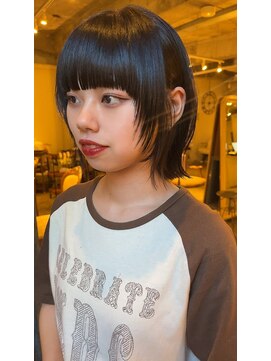 髪質改善と縮毛矯正の専門店 サンティエ(scintiller) 大人綺麗な小顔襟足スッキリショートボブ　30代40代50代