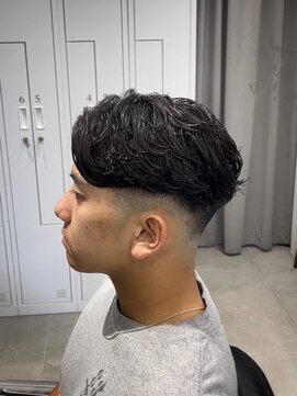 グルーマーズトウキョウ(GROOMER/S TOKYO) 神保町スペインカールブルーブラックメンズスパイキーショート